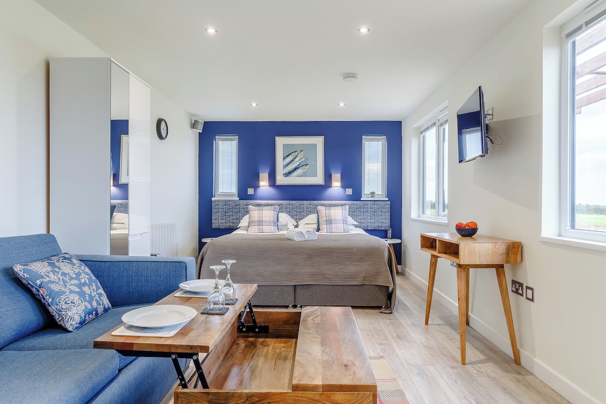 Deluxe Cabin, Lake View | Free WiFi