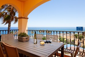 Outdoor dining - Dolphins Sights Views by Alfresco Stays (Mijas Costa)