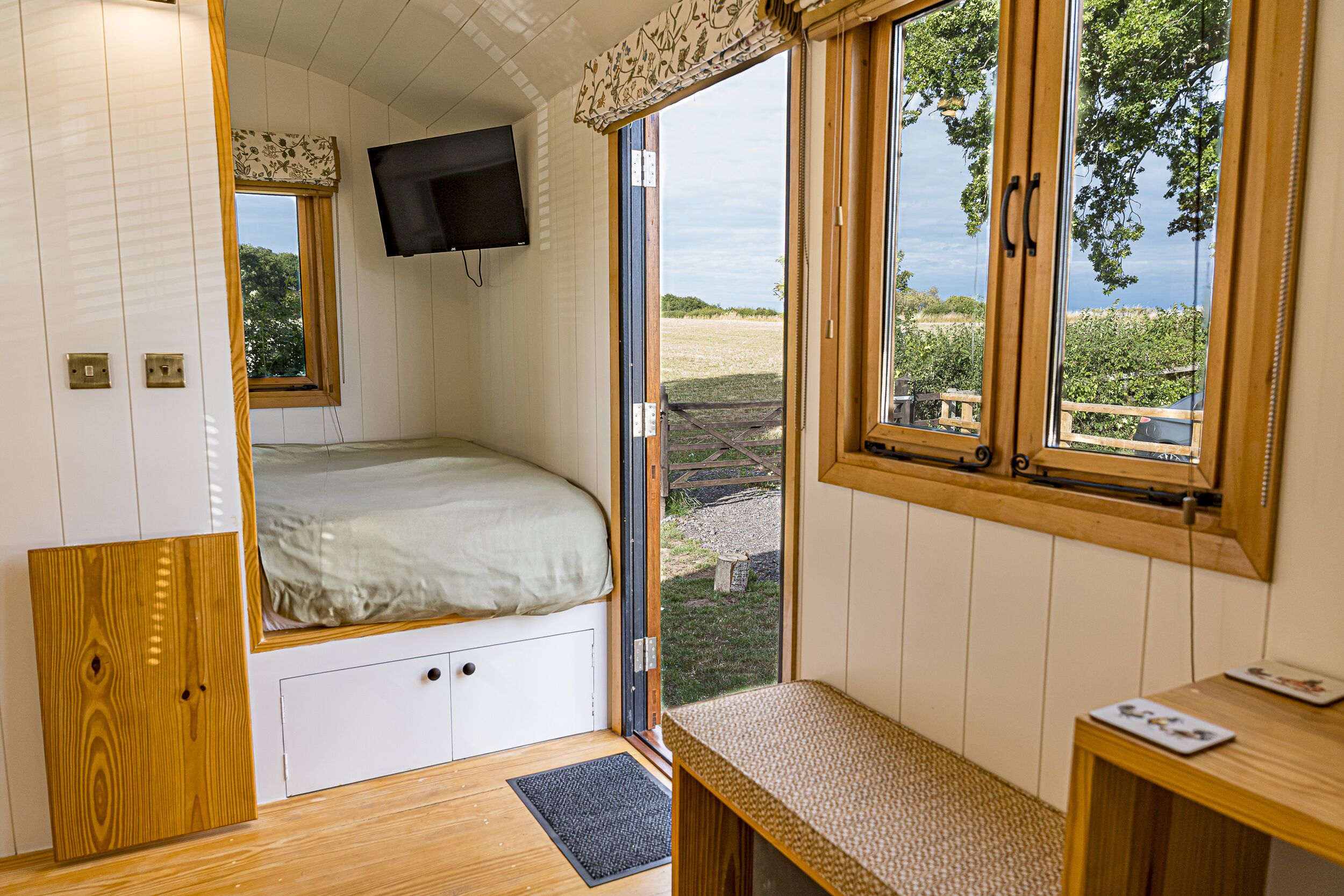 1 bedroom, individually decorated, individually furnished, free WiFi