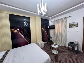 Kahden hengen deluxe-huone, kaupunkinäköala | Pimennysverhot, äänieristys, ilmainen Wi-Fi