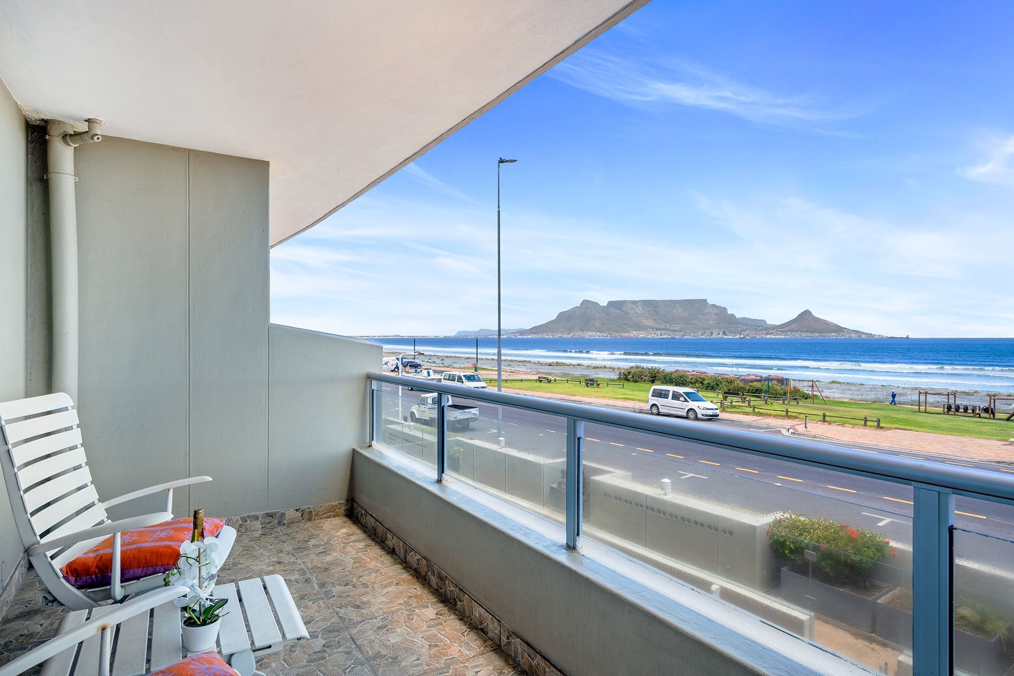 Apartment (2 Bedrooms) | Front of property