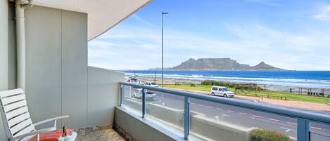 Apartment (2 Bedrooms) | Front of property