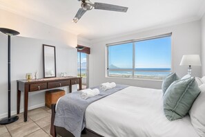Apartment (2 Bedrooms) | Interior - Sea Spray Views (Cape Town)
