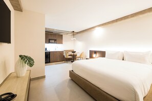 Ropa de cama de alta calidad, colchones con pillow-top y escritorio 