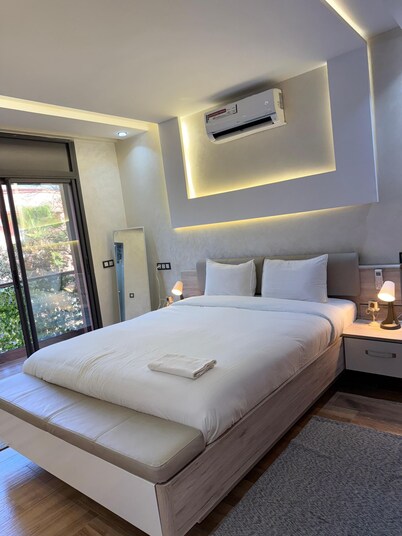 5 minutes from the Guilez! Villa with heated swimming pool, ideal for families.