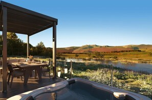 屋外ダイニングエリア