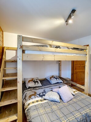 1 bedroom - 2 CHAT103 - Two rooms in the center of the station (Praz-sur-Arly)