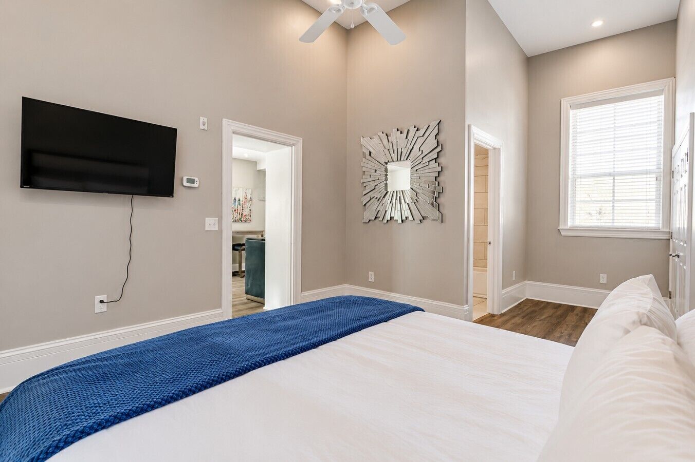 Iron/ironing board, travel crib, WiFi, bed sheets