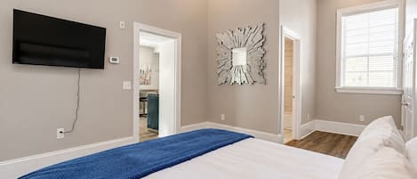 Iron/ironing board, travel crib, WiFi, bed sheets