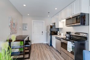 Fridge, microwave, oven, stovetop - The Sanctuary Historic Church|King Bed | East Nash (Nashville)