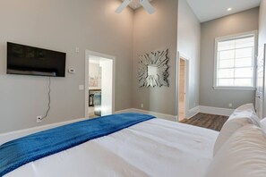 WiFi, bed sheets - Historic Church Condo Combo in East Nashville (Nashville)