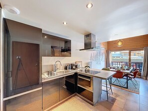 Fridge, dishwasher, coffee/tea maker, electric kettle - Le Papangue- apartment-5pers-Centre Station (Les Gets)