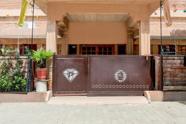 Classic Hotel Pioneer Plaza - Jodhpur