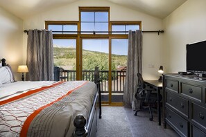 3 bedrooms, iron/ironing board, WiFi, bed sheets - Breckenridge 132 - Three Bedroom House, Sleeps 10 (Breckenridge)