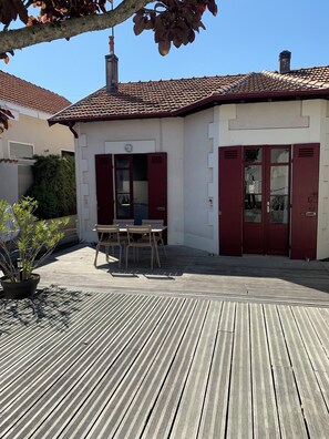 Outdoor dining - Arcachon house in the center of town (Arcachon)