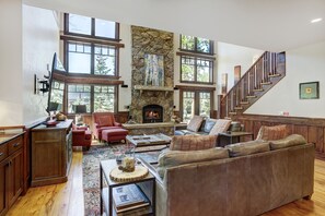 Smart TV, fireplace, table football, ping pong - Breckenridge 119 - Seven Bedroom Villa, Sleeps 18 (Breckenridge)