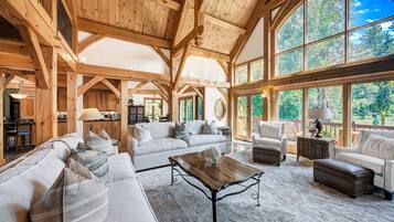 TV connectée, cheminée