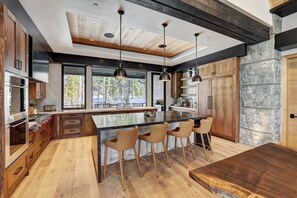 Fridge, microwave, oven, stovetop - Breckenridge 139 - Seven Bedroom Villa, Sleeps 18 (Breckenridge)