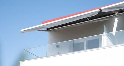 Holiday Home 'One Bedroom Apartment' with Balcony, Wi-Fi and Air Conditioning