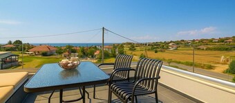 Apartment 'One Bedroom' with Sea View, Wi-Fi and Air Conditioning