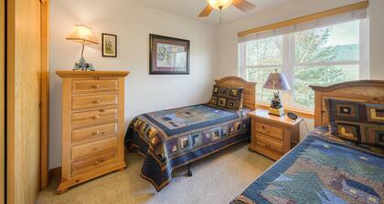 Silverthorne 4 - Four Bedroom Villa, Sleeps 10