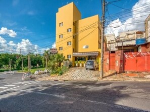 Exterior - Agrishow 2026 - Quarto Single e Duplo  (Ribeirão Preto)