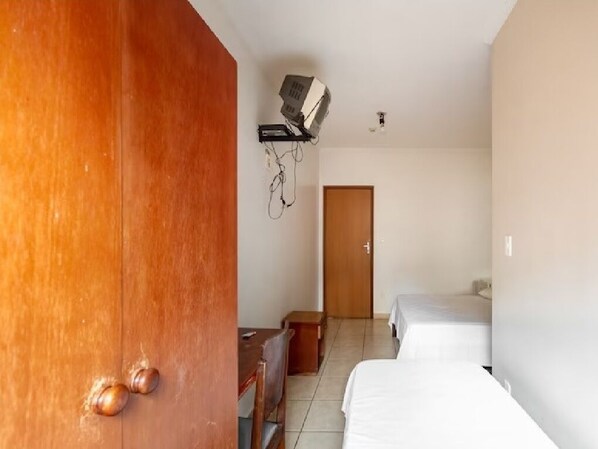 Double or Twin Room | Desk, laptop workspace, free WiFi - Agrishow 2026 - Quarto Single e Duplo  (Ribeirão Preto)
