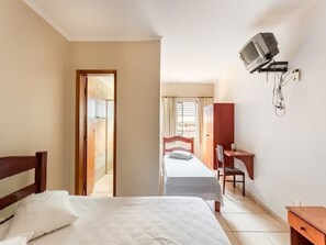 雙人或雙床房 | 書桌、筆電工作空間、免費無線上網