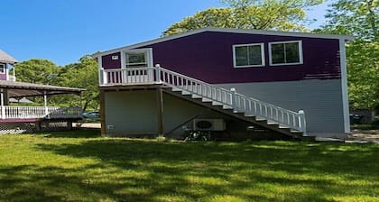Perfect One Bedroom Garage Apartment w/AC