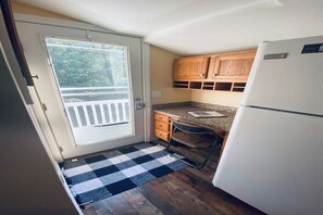 Interior - Perfect One Bedroom Garage Apartment w/AC (Oak Bluffs)