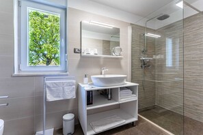 Hair dryer, towels - Villa Nonna Novigrad by Istriaselect Villas (Brtonigla)