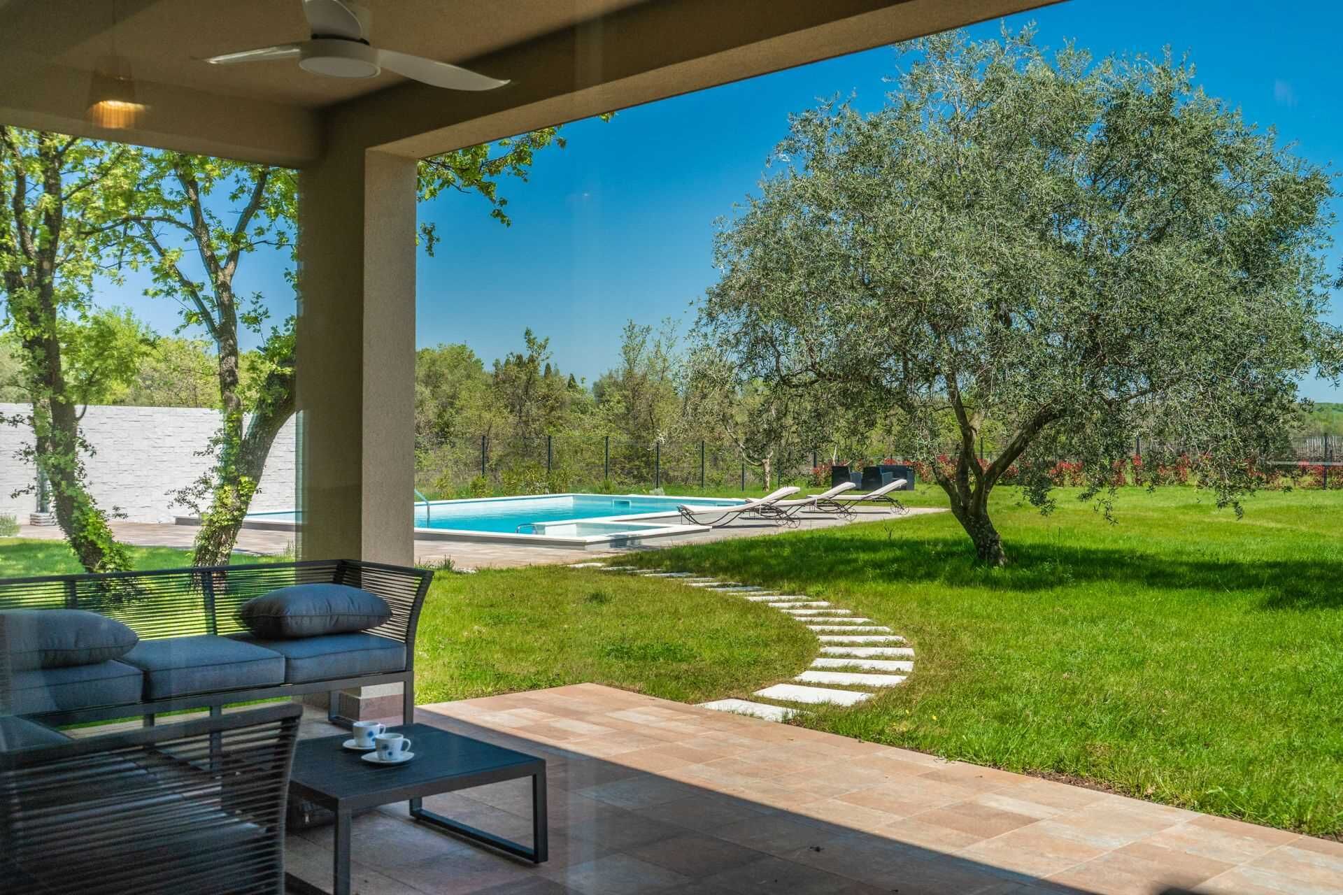 Et oppvarmet basseng