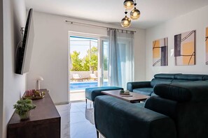 Smart TV, fireplace, ping pong, stereo - Villa Silvia Krk by Istriaselect Villas (Kras)