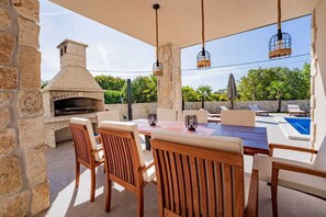 Outdoor dining - Villa Silvia Krk by Istriaselect Villas (Kras)