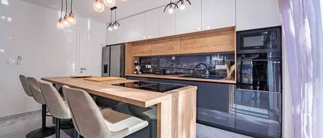 Fridge, microwave, oven, stovetop