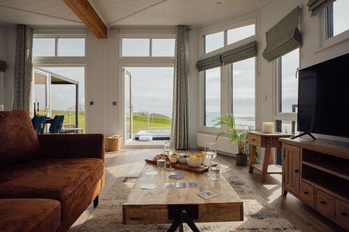 Apex Spa (Pet), Carmarthen