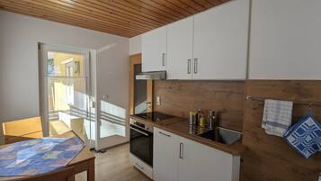 Kühlschrank, Ofen, Herdplatte, Geschirrspüler