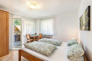 Bügeleisen/Bügelbrett, WLAN, Bettwäsche