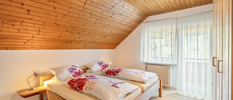 Bügeleisen/Bügelbrett, WLAN, Bettwäsche