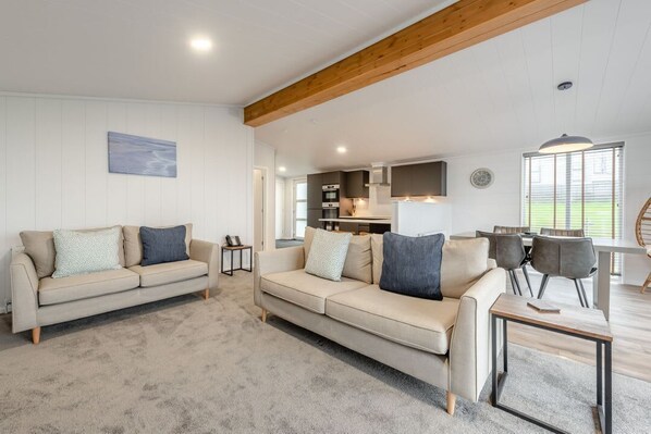 Living area - Sonnet 2 Spa, Carmarthen (Laugharne)