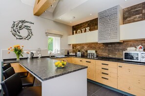 Dishwasher - The View, Dylan Coastal Resort (Laugharne)