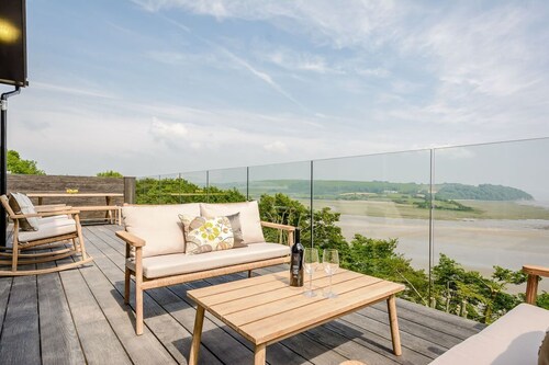 The View, Dylan Coastal Resort