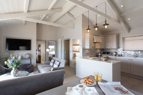 Dylan Spa, Carmarthen