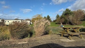 Outdoor dining - Oak Village 83 - Grange Leisure Park with Hot Tub (Mablethorpe, Lincs)