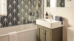 Shower - Canto Spa, Carmarthen (Laugharne)