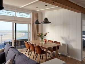 Dining - Canto Spa, Carmarthen (Laugharne)