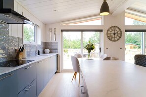 Dishwasher - The Luxury Retreat, Grimsby (Laceby)