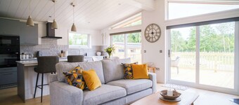 The Luxury Retreat, Grimsby