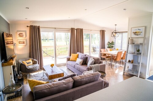 Goldfinch, Laceby Manor Resort & Spa