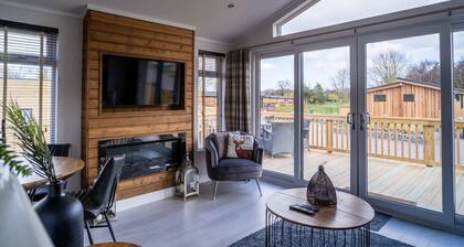 Shangri-La, Laceby Manor Resort & Spa